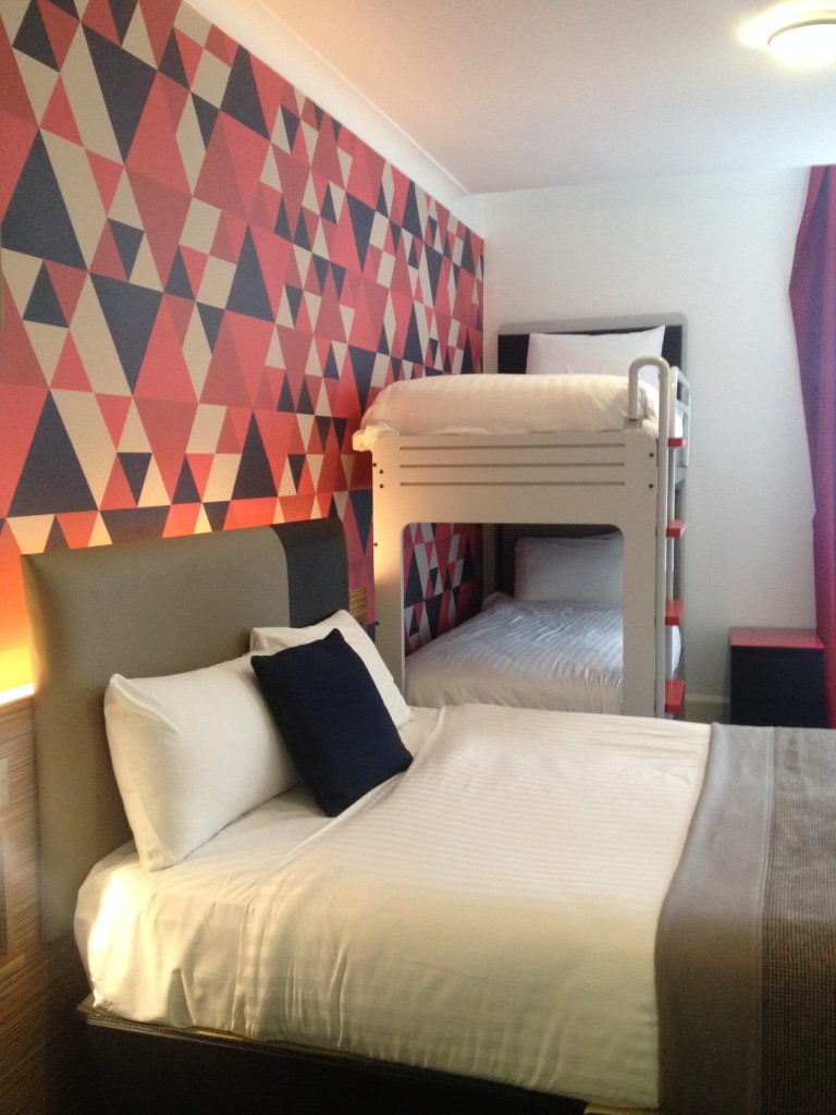 Family room at Cityroomz Edinburgh