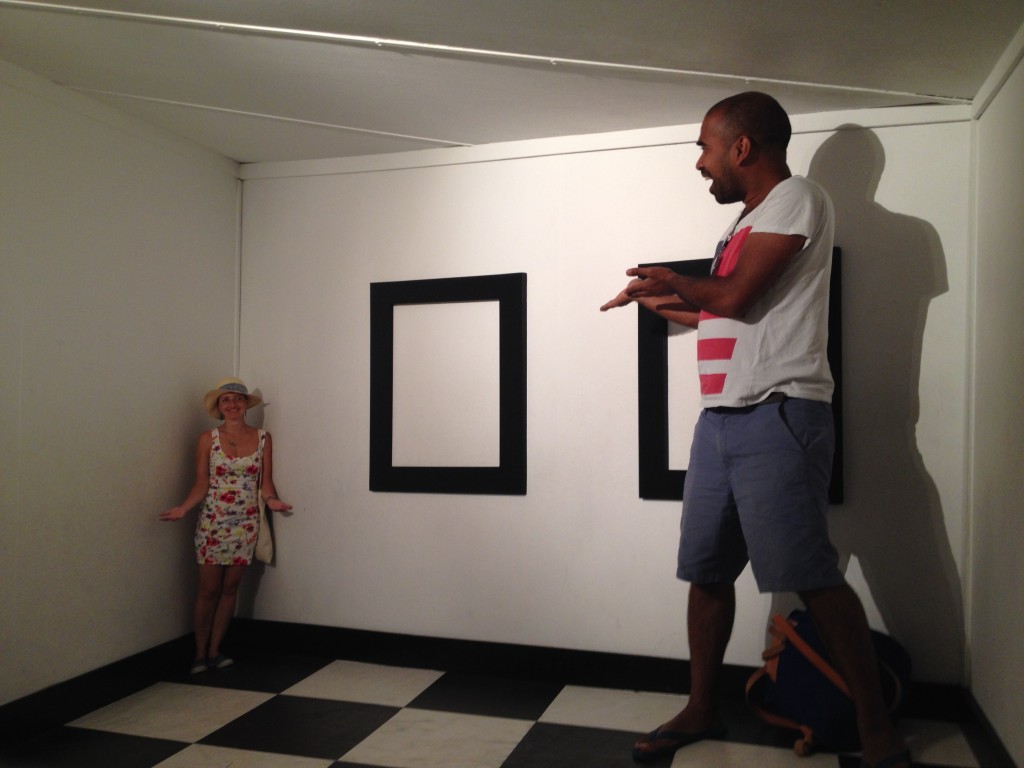 Hilarious optical illusions at the Santa Cruz and the Science and Cosmos Museum